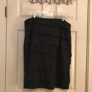 DOWNEAST gray skirt layered down the front size XL